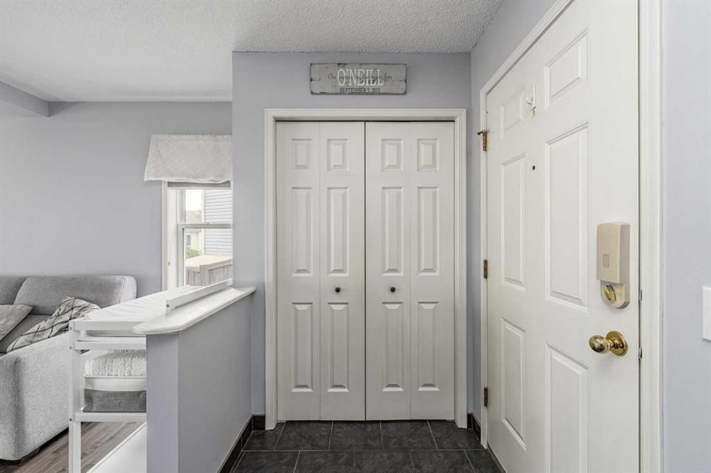 381 Hidden Valley Manor NW, Calgary — photo 4 of 49