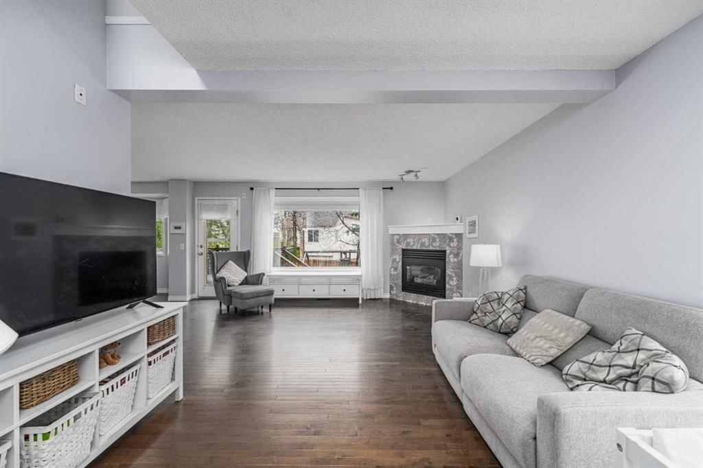 381 Hidden Valley Manor NW, Calgary — photo 5 of 49