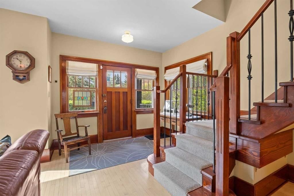 236 10 Avenue NE, Calgary — photo 2 of 50