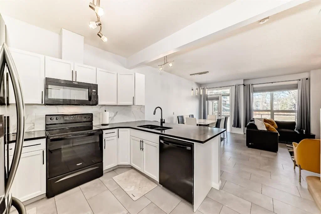 124 Royal Manor NW, Calgary — photo 4 of 29