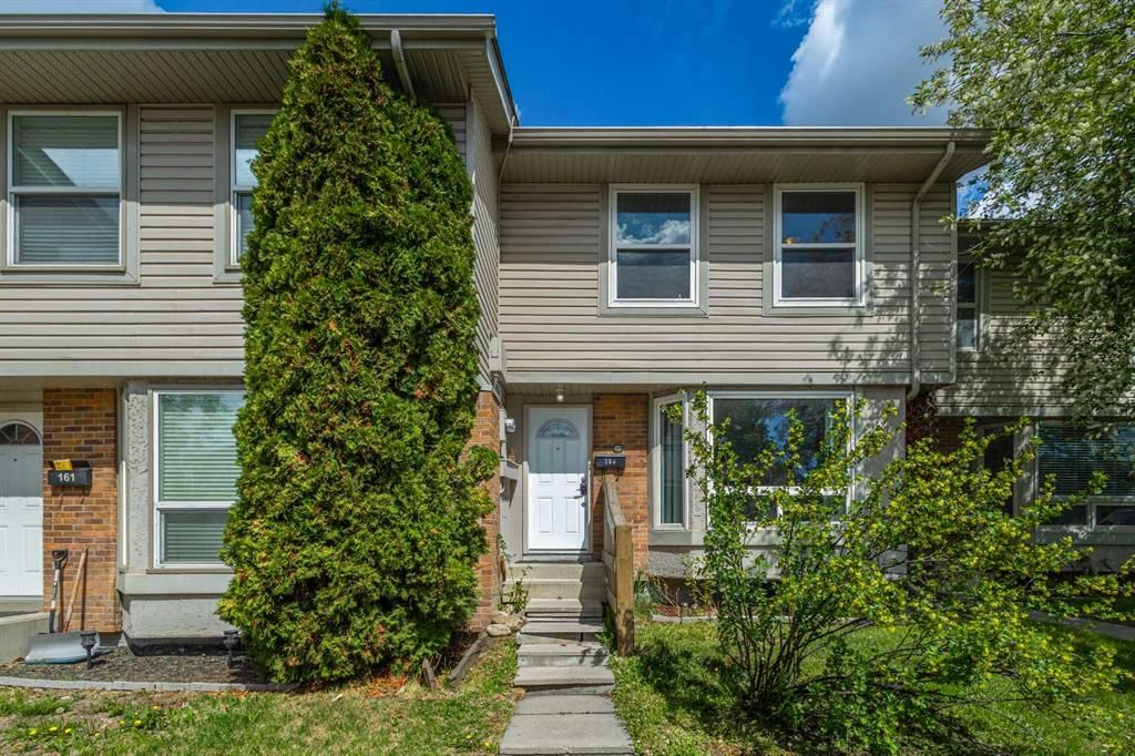 160, 123 Queensland Drive SE, Calgary — main listing photo