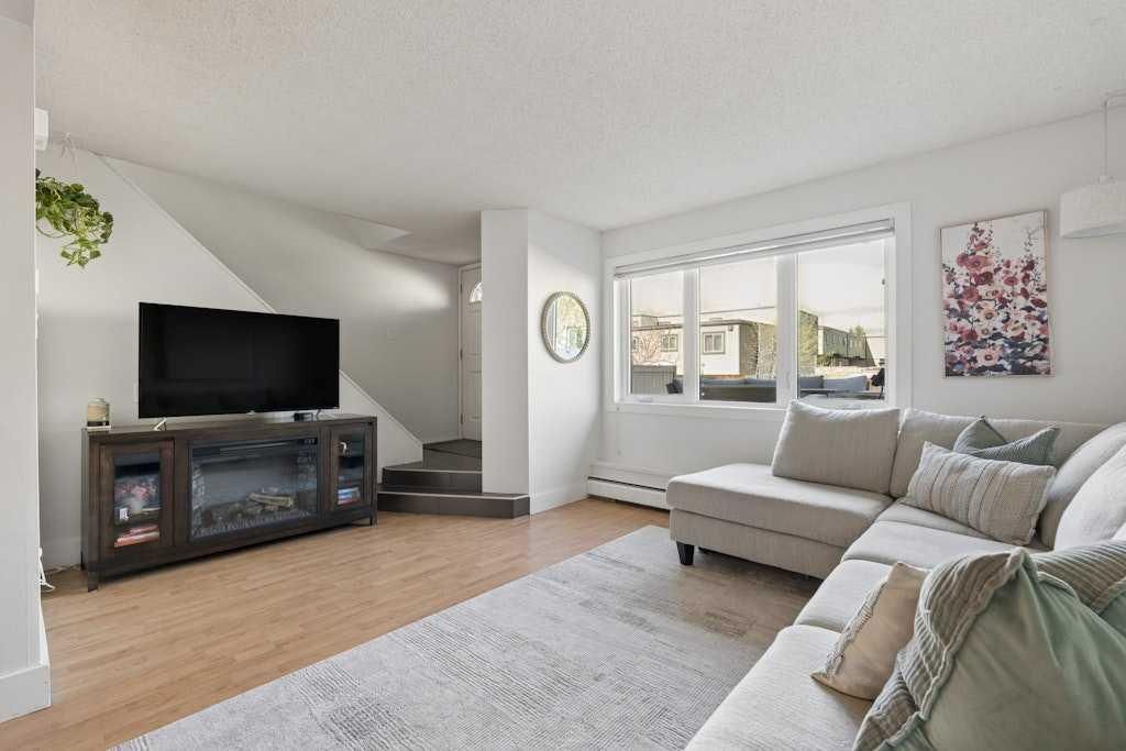 151, 3809 45 Street SW, Calgary — photo 2 of 22