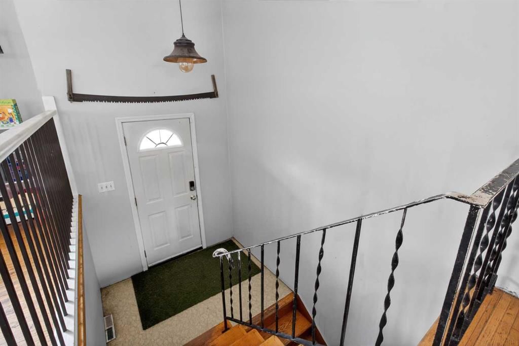 228 Van Horne Crescent NE, Calgary — photo 3 of 29