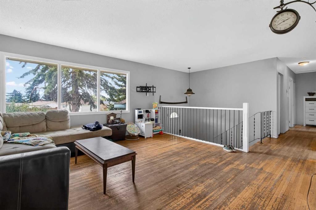 228 Van Horne Crescent NE, Calgary — photo 5 of 29