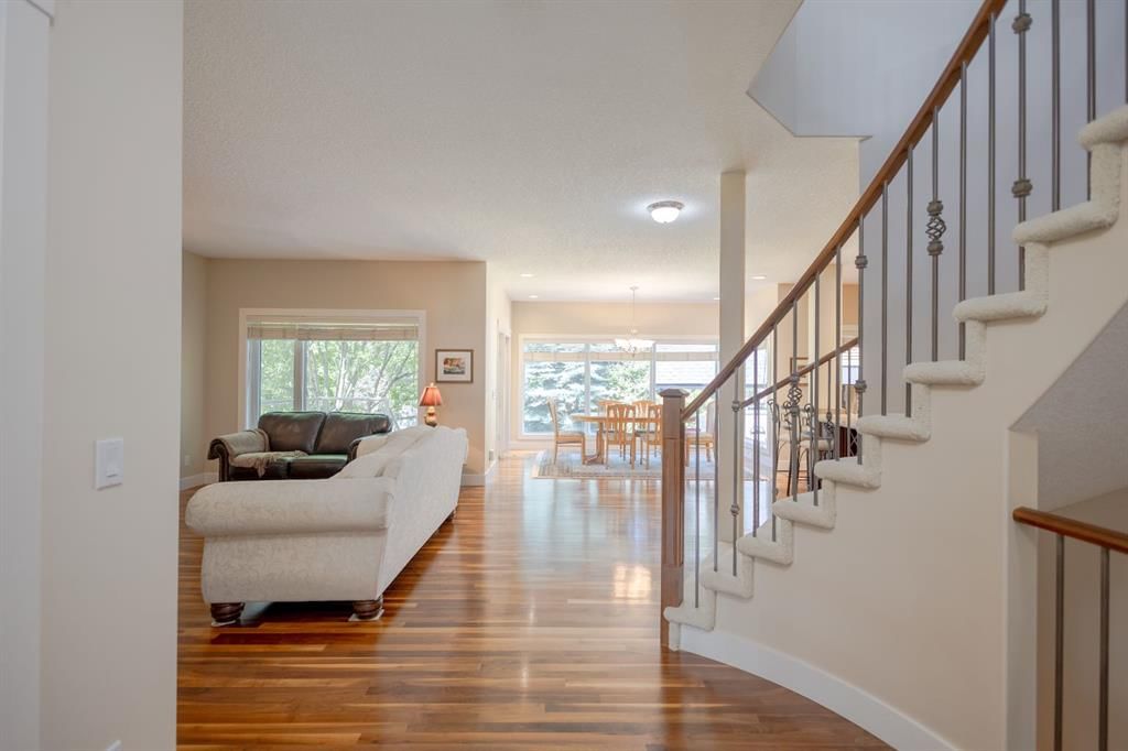 11 Tuscany Glen Green NW, Calgary — photo 5 of 37