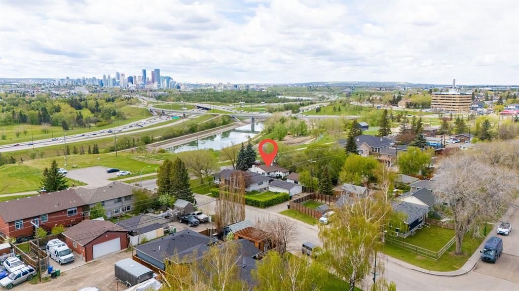 2048 26 Street SE, Calgary — recently sold home