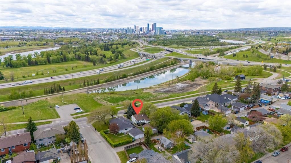 2048 26 Street SE, Calgary — photo 3 of 38