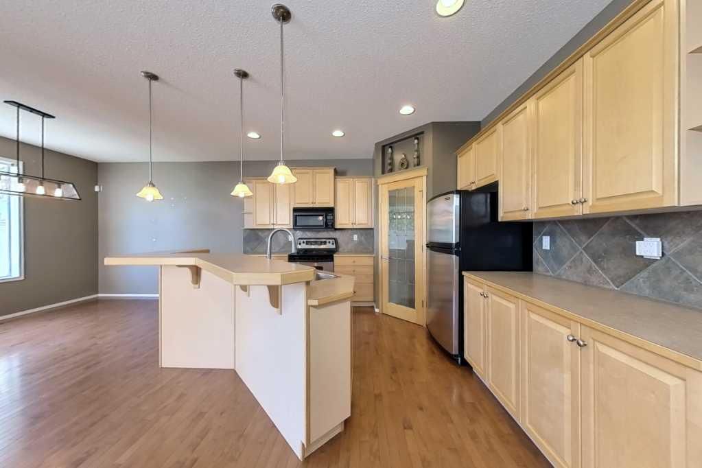 39 Simcoe Terrace SW, Calgary — photo 5 of 37