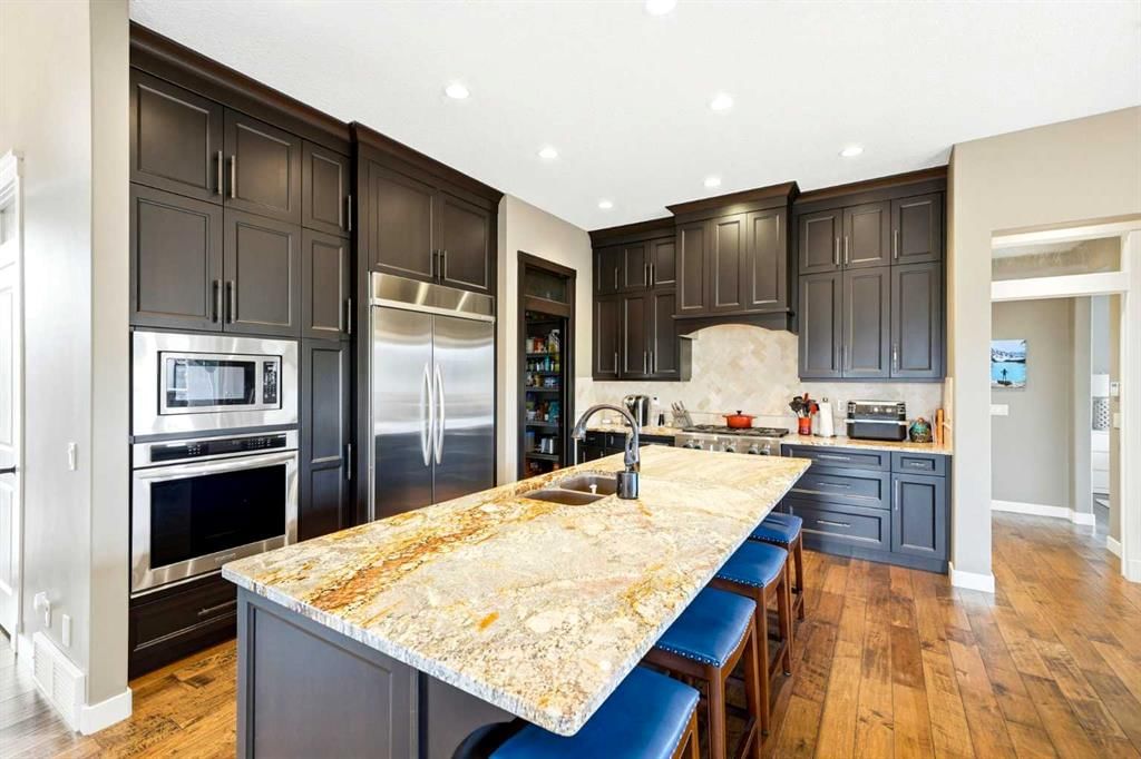 45 Cranbrook Heights SE, Calgary — photo 5 of 47