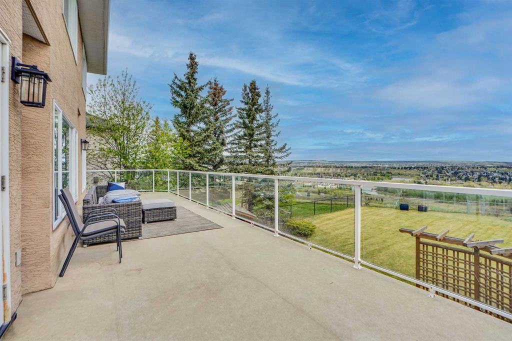 378 Patterson Boulevard SW, Calgary — photo 4 of 50