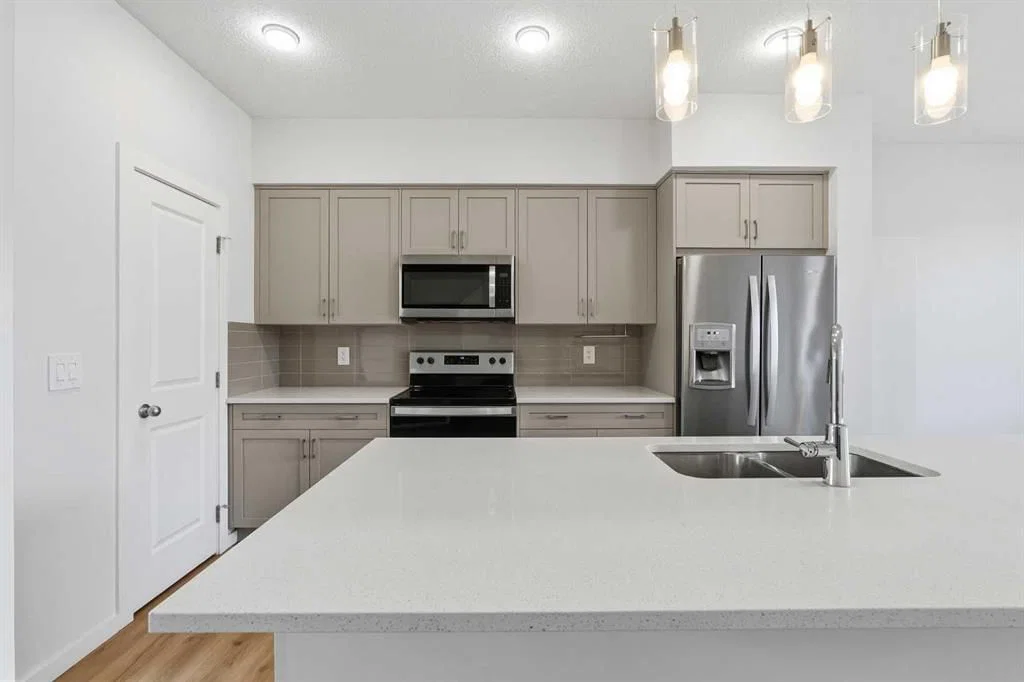 176 Walcrest Boulevard SE, Calgary — photo 3 of 40