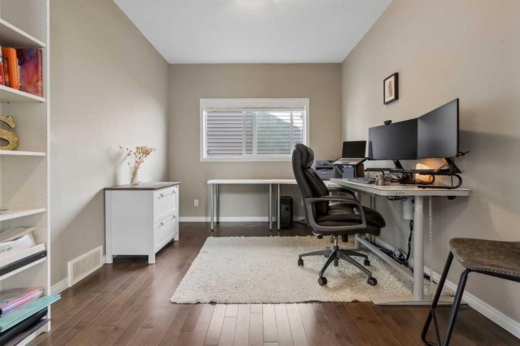 108 Sage Bank Crescent NW, Calgary — photo 4 of 35