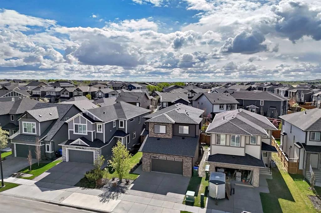 420 Legacy View SE, Calgary — photo 2 of 45