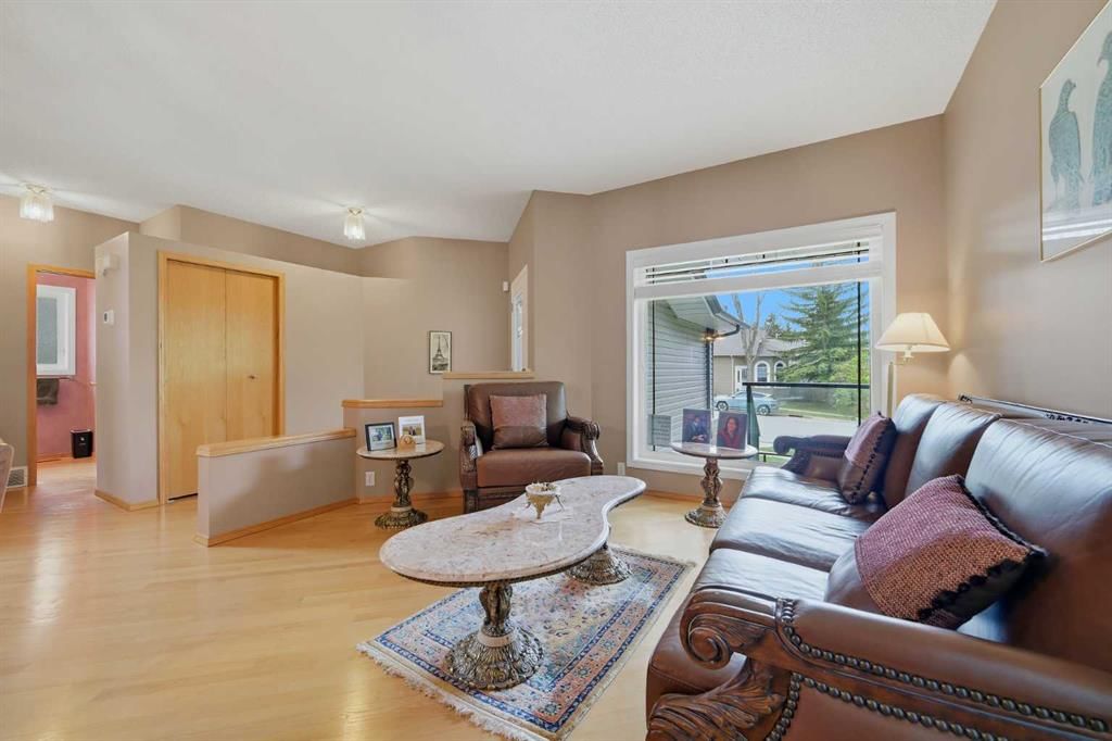 52 Edgebrook Rise NW, Calgary — photo 5 of 49
