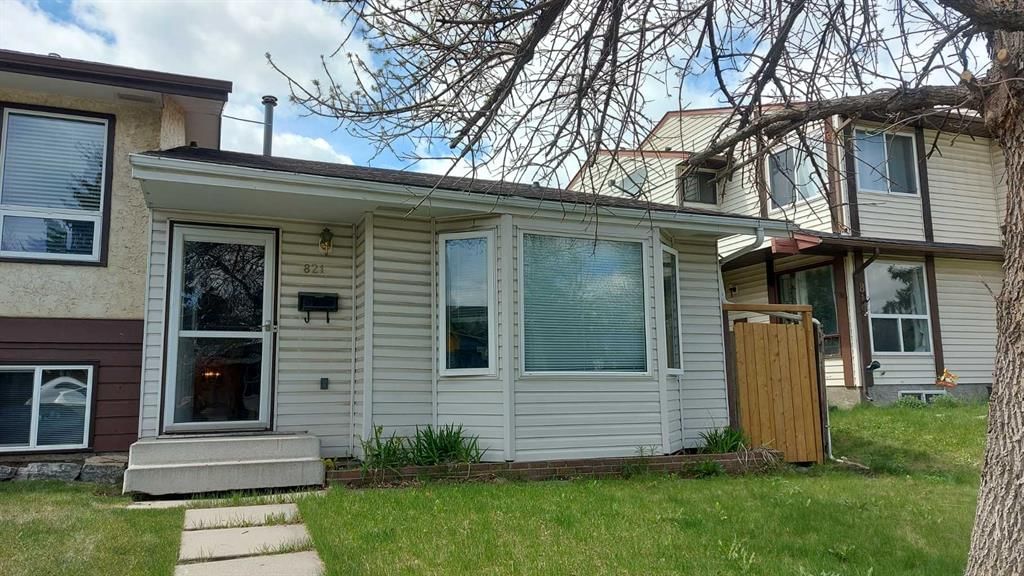 821 Whitemont Drive NE, Calgary — main listing photo