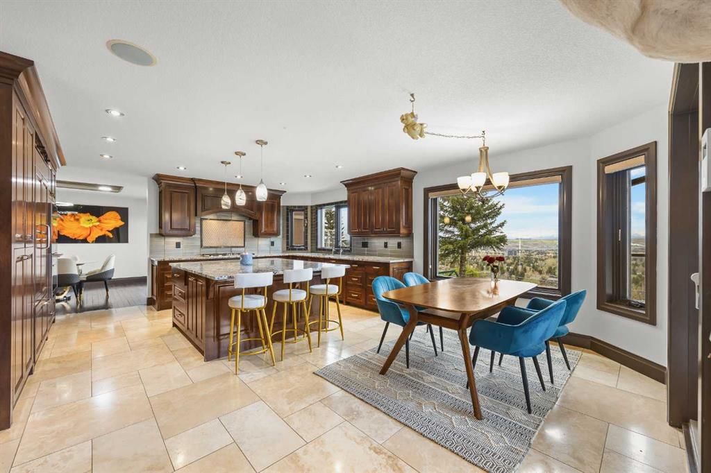 136 Edelweiss Drive NW, Calgary — photo 4 of 50