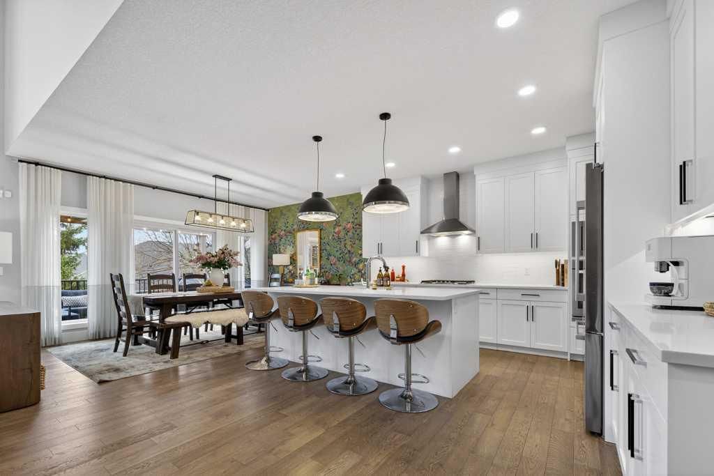 105 Westpoint Way SW, Calgary — photo 5 of 49