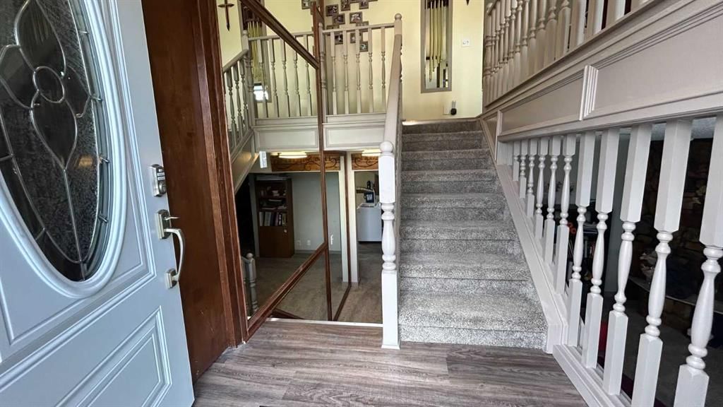 911 12 Street SE, High River — photo 3 of 50