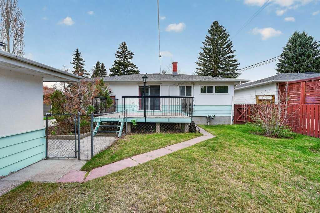 83 Ferncliff Crescent SE, Calgary — photo 3 of 46