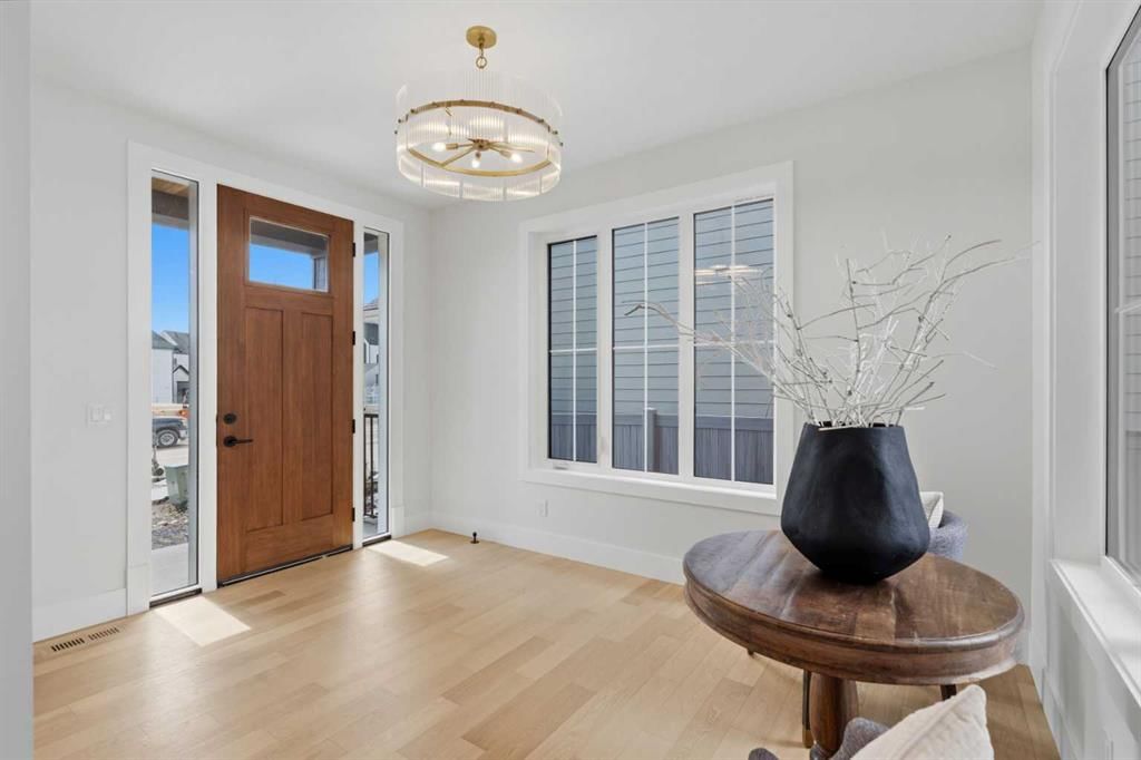 378 Bessborough Drive SW, Calgary — photo 3 of 50