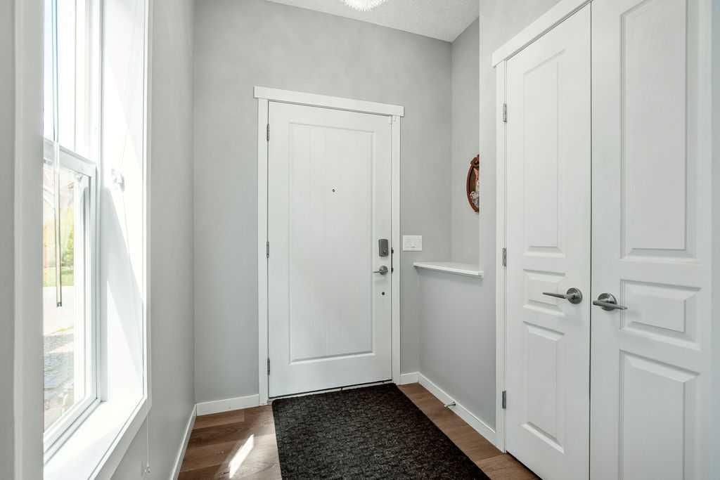 219 Mahogany Grove SE, Calgary — photo 3 of 34