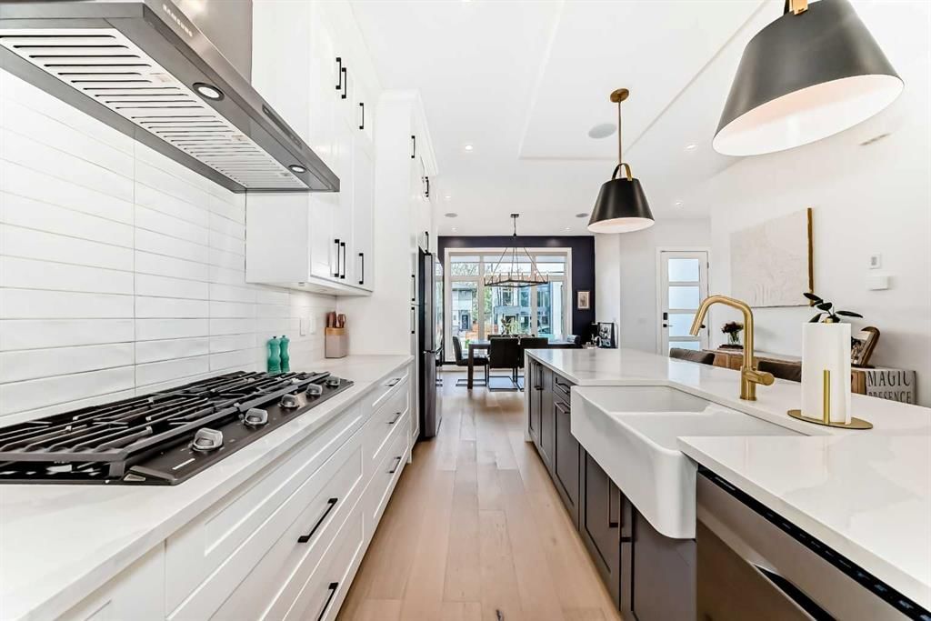 3221 Kinsale Road SW, Calgary — photo 5 of 49