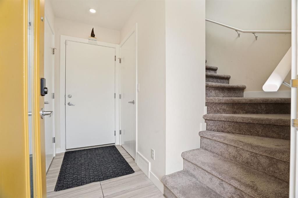 595 Evanston Link NW, Calgary — photo 3 of 31