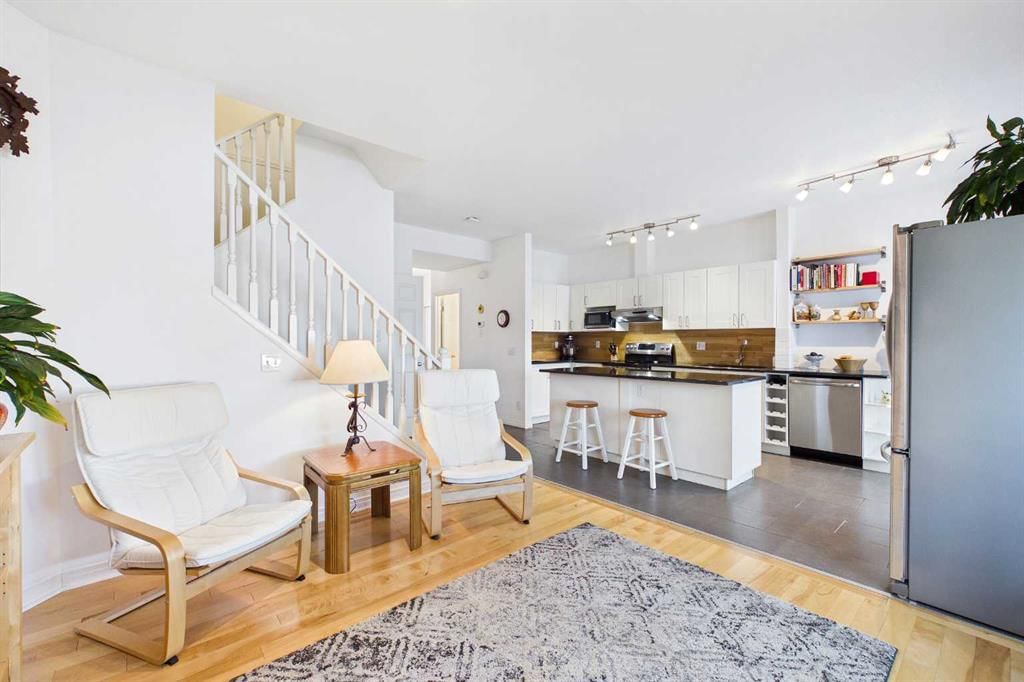 144 Simcoe Place SW, Calgary — photo 5 of 49