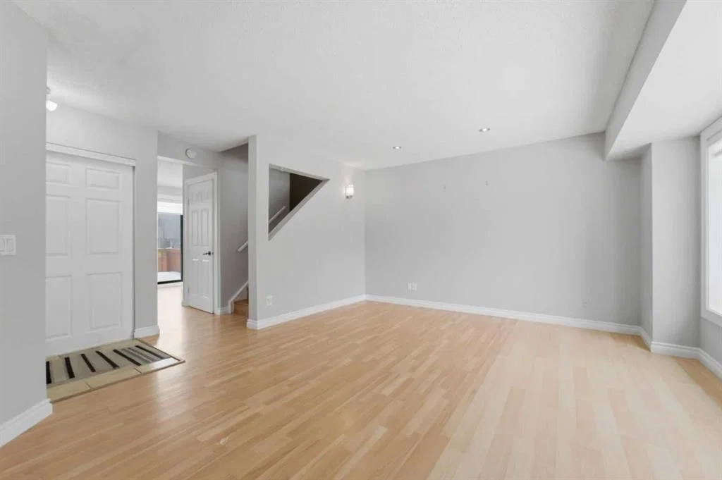 43 Martindale Court NE, Calgary — photo 2 of 36