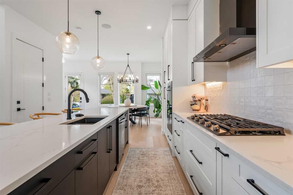 2824 30 Street SW, Calgary — photo 4 of 50