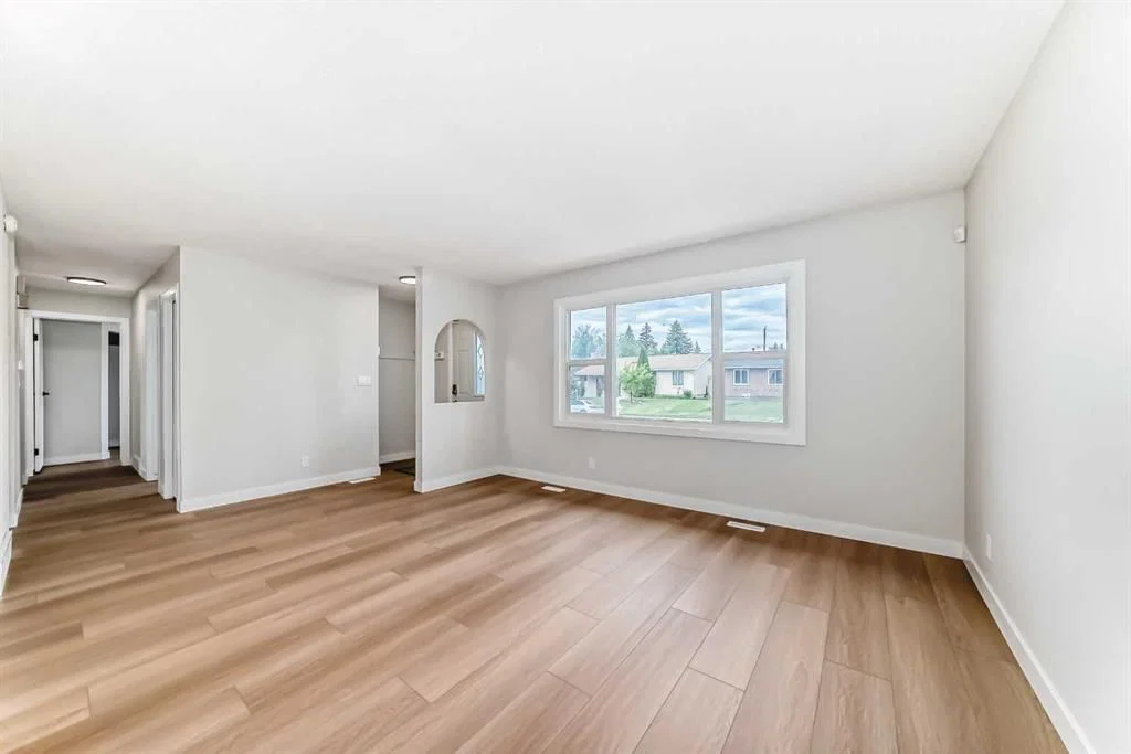 4607 Marwood Way NE, Calgary — photo 5 of 50