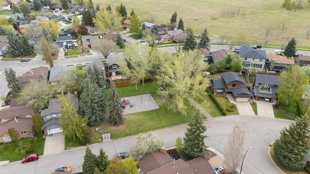 14207 Deer Run Boulevard SE, Calgary — photo 4 of 50