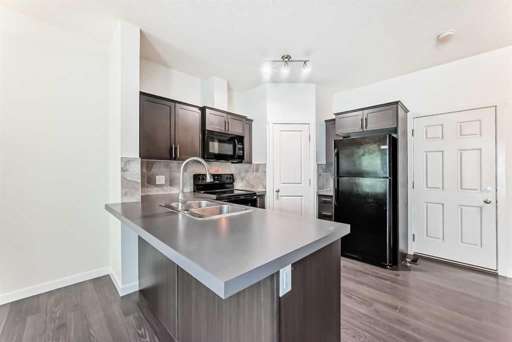76 Copperpond Landing SE, Calgary — photo 4 of 21