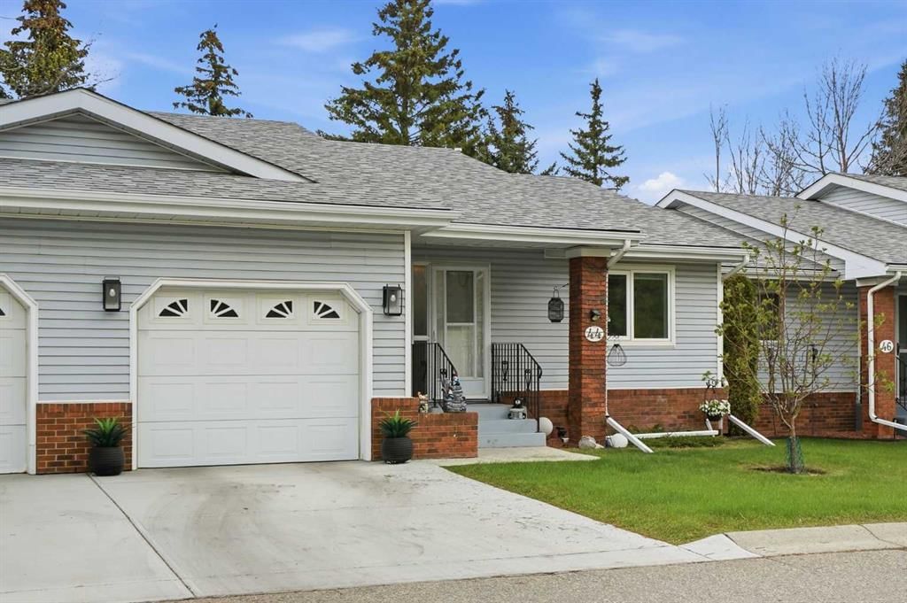 44 Vandoos Gardens NW, Calgary — main listing photo