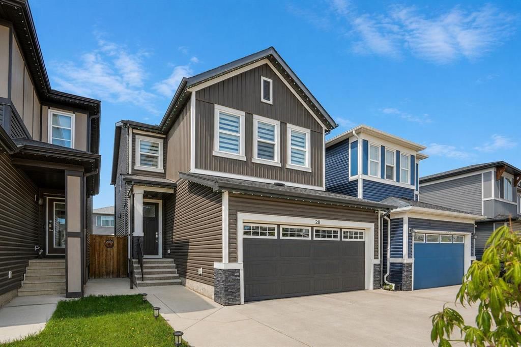 28 Carringsby Avenue NW, Calgary — photo 2 of 50
