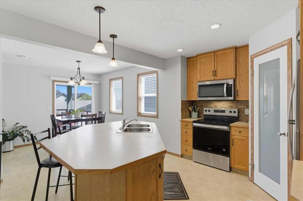 132 Covebrook Close NE, Calgary — photo 4 of 44