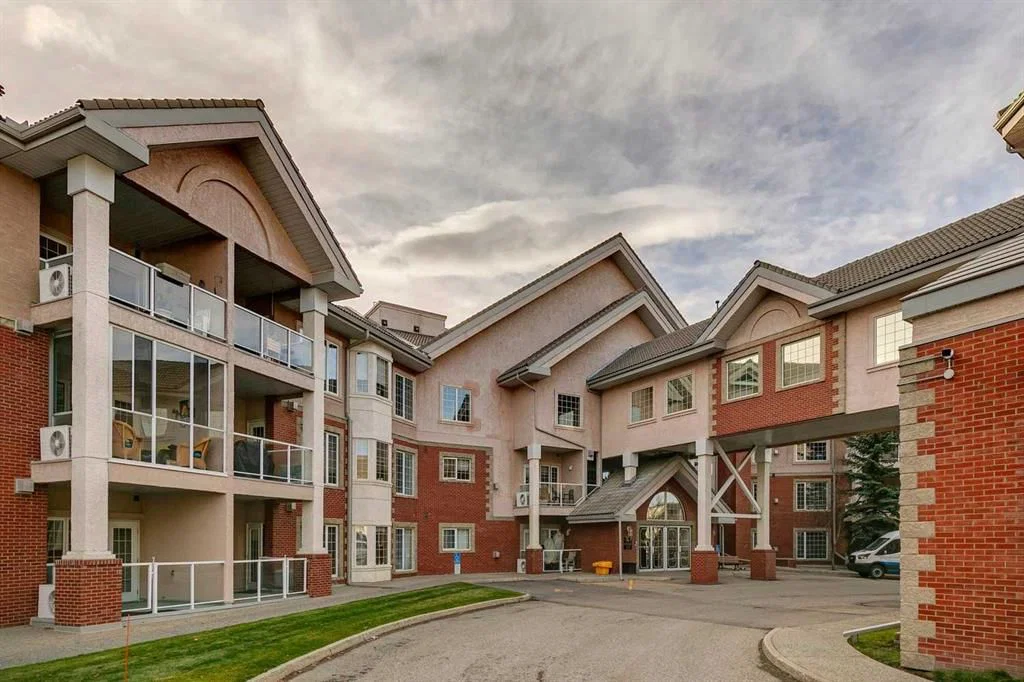 119, 223 Tuscany Springs Boulevard NW, Calgary — main listing photo