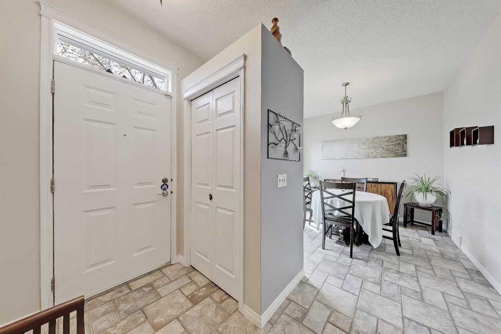 48 Promenade Way SE, Calgary — photo 3 of 50