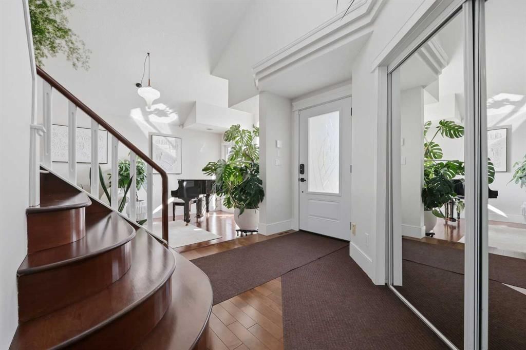 106 Sunvista Crescent SE, Calgary — photo 3 of 50