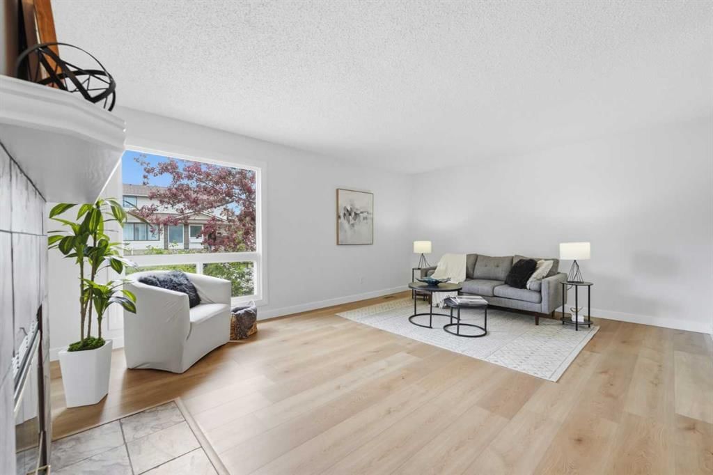 85 Cedarwood Hill SW, Calgary — photo 4 of 40