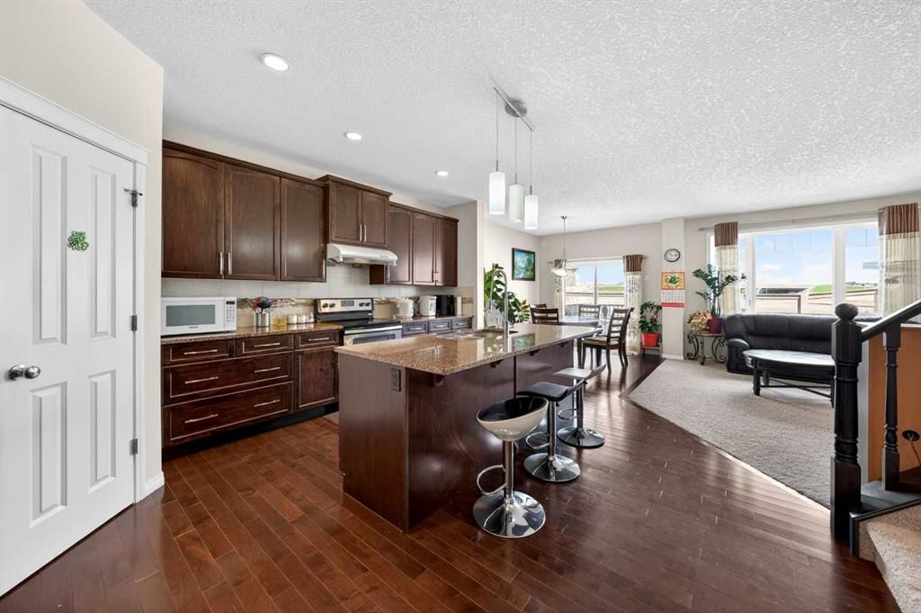 277 Panton Way NW, Calgary — photo 2 of 48