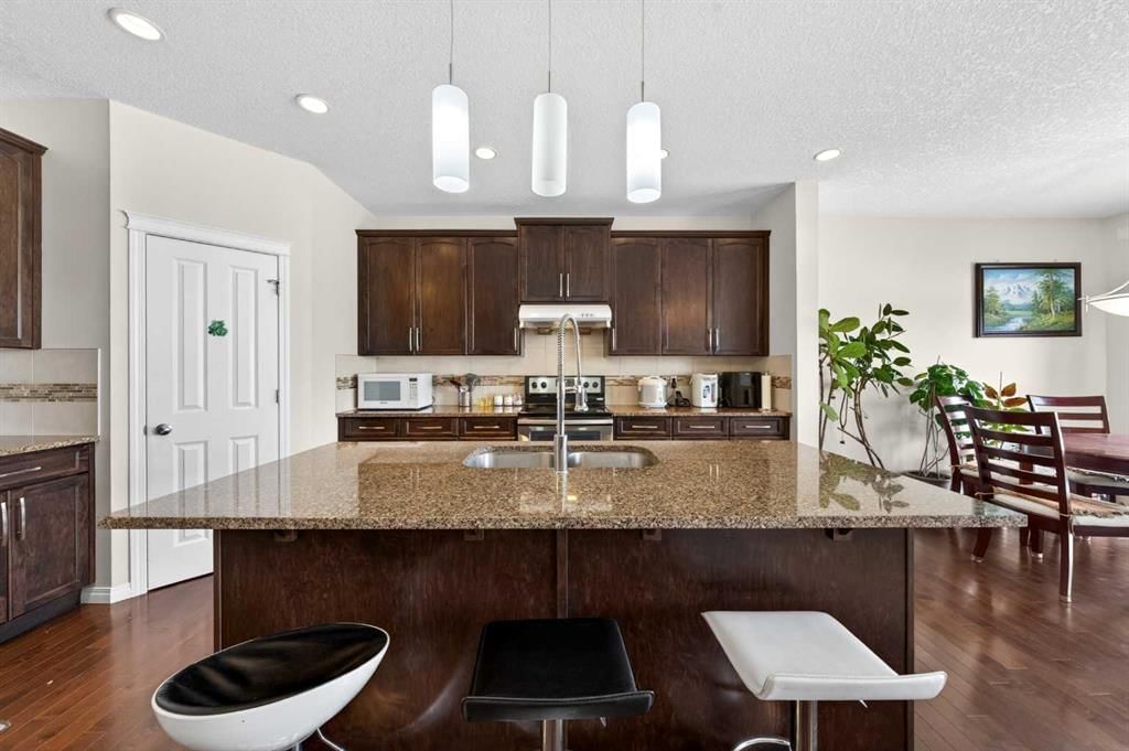277 Panton Way NW, Calgary — photo 3 of 48