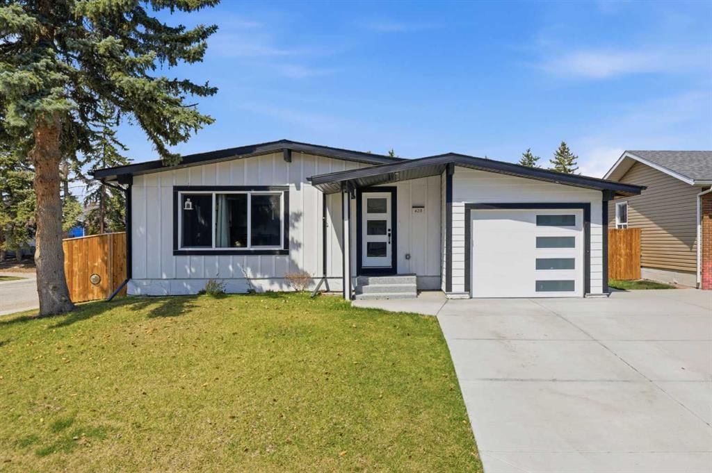 428 Queen Anne Way SE, Calgary — photo 2 of 41