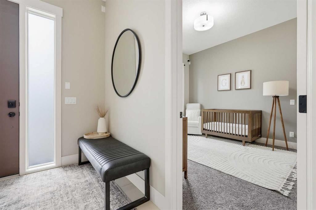 1684 37 Avenue SW, Calgary — photo 5 of 50