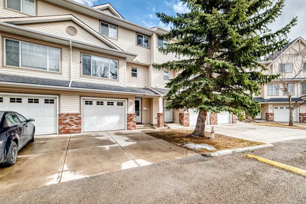 110 Country Hills Cove NW, Calgary — main listing photo