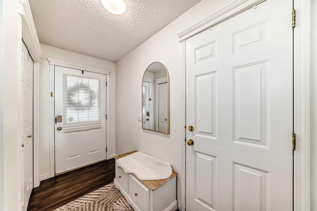110 Country Hills Cove NW, Calgary — photo 5 of 46