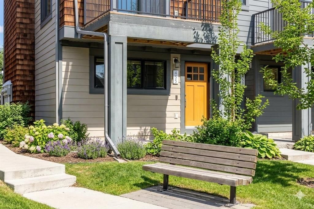 455 Ascot Circle SW, Calgary — photo 3 of 50
