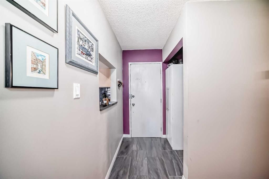 302, 823 1 Avenue NW, Calgary — photo 4 of 33
