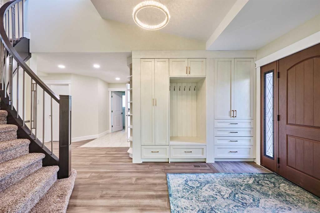 252 Edgebank Circle NW, Calgary — photo 3 of 50