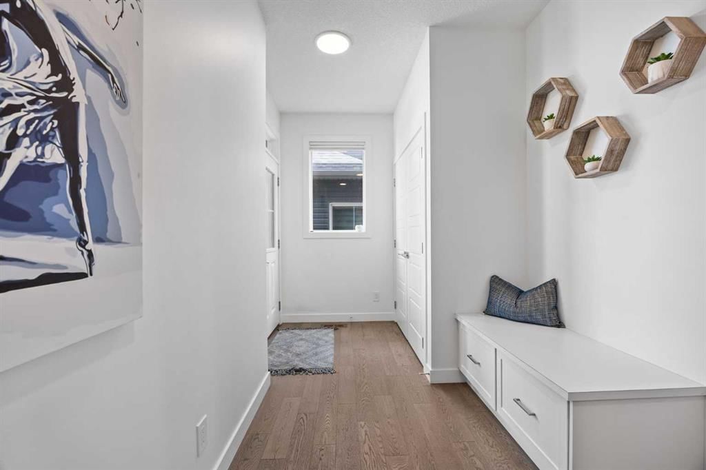 10 Evansfield Green NW, Calgary — photo 3 of 43